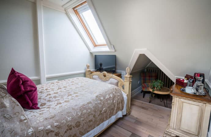 Bedroom Berwick Lodge Bristol