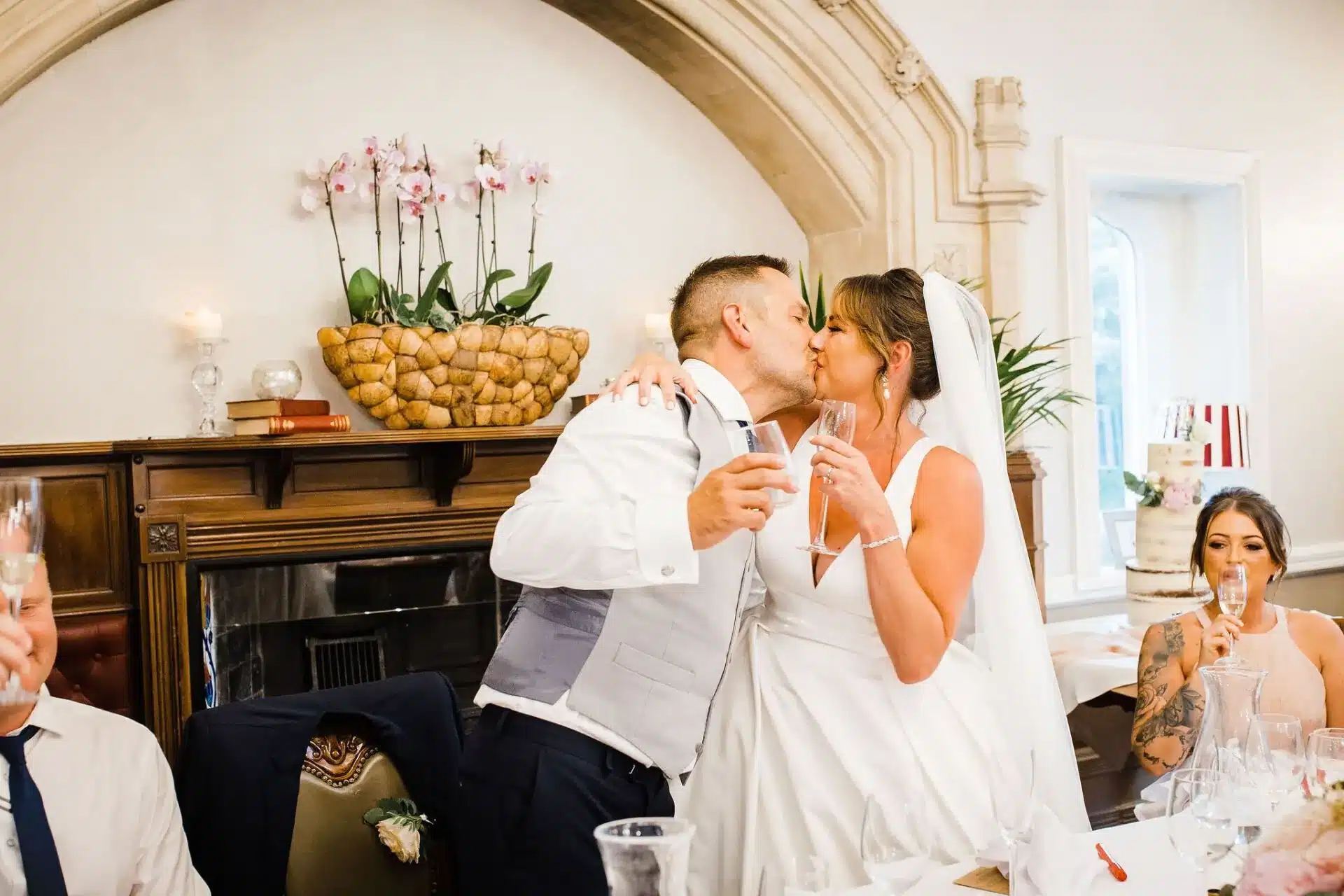 kissing